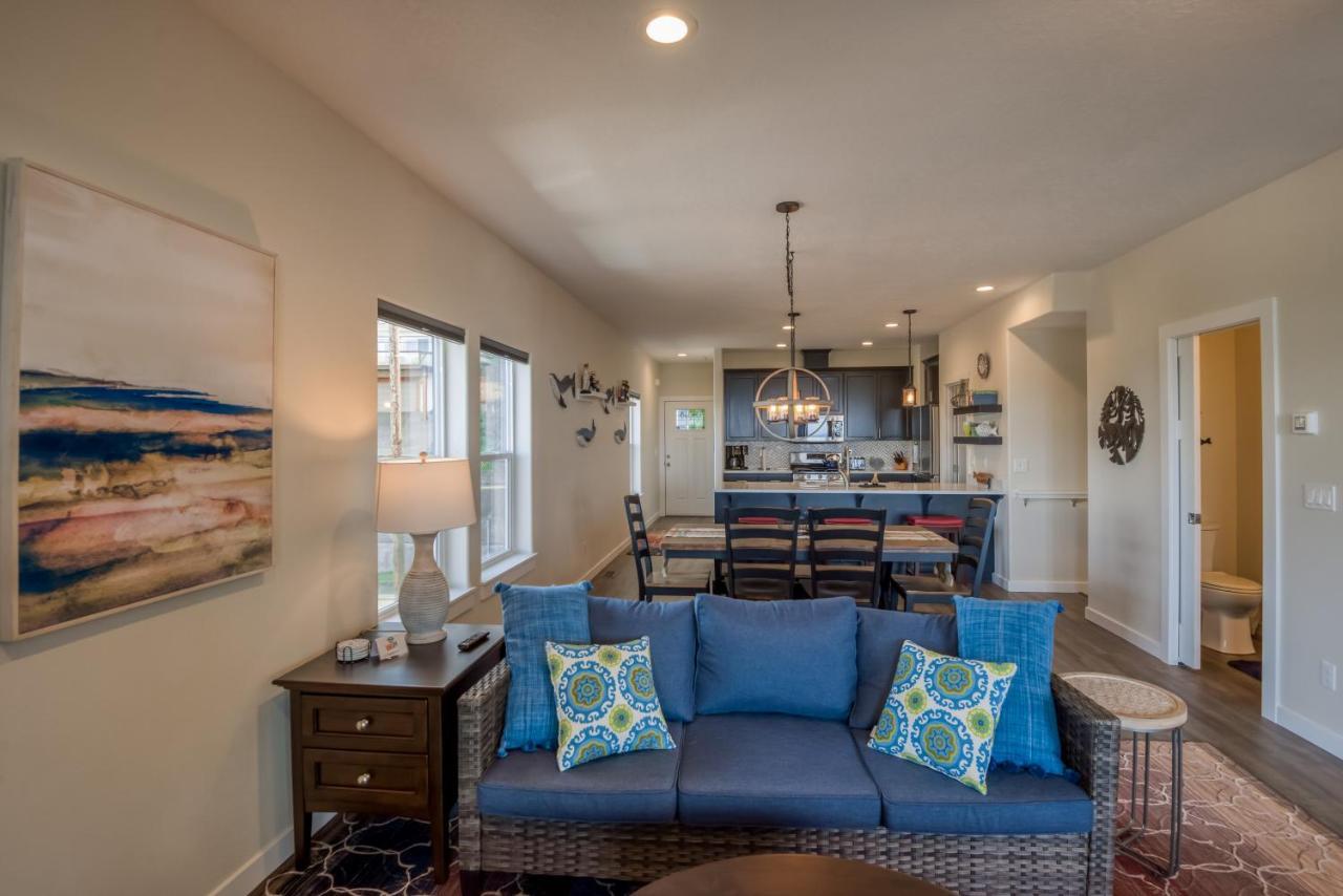 Oceanview Townhome - Pet Friendly - Sleeps 6 - King Depoe Bay Kültér fotó